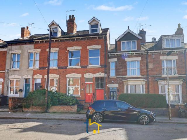 4 bedroom terraced house for sale