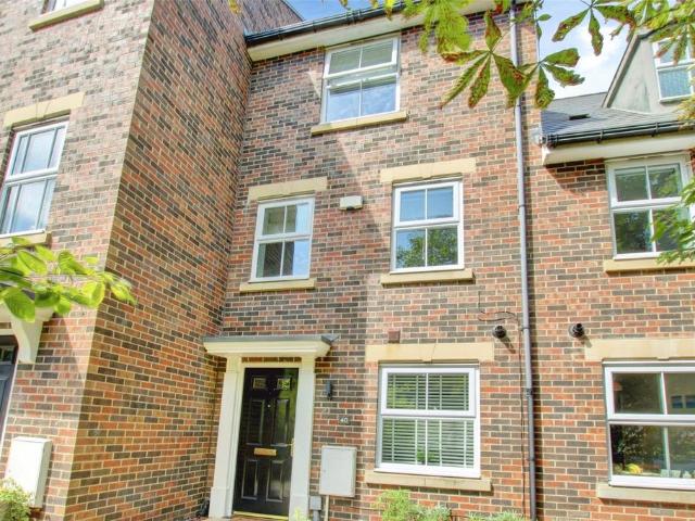 4 bedroom terraced house for sale