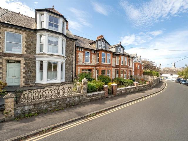 4 bedroom terraced house for sale