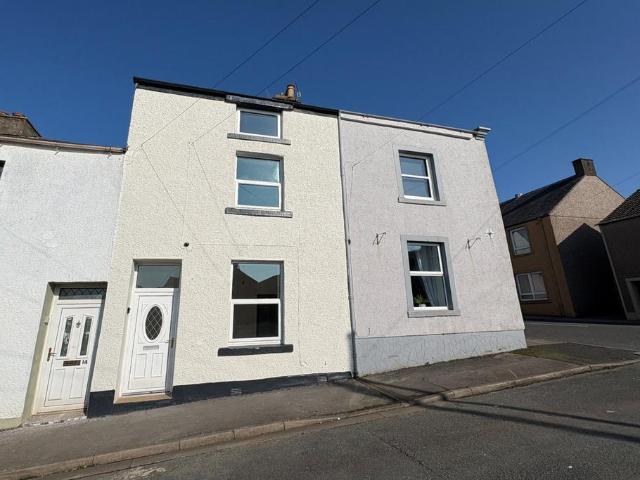 4 bedroom terraced house for sale