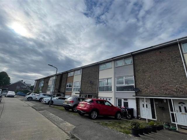 4 bedroom terraced house for sale