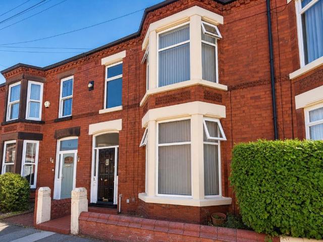 4 bedroom terraced house for sale