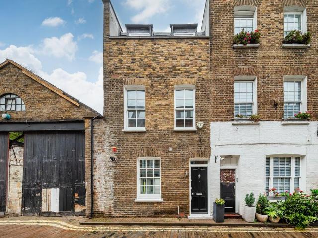4 bedroom terraced house for sale