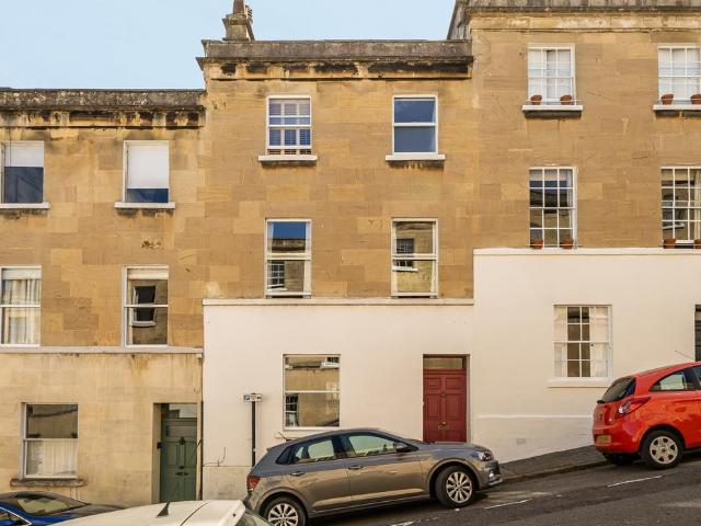 4 bedroom terraced house for sale