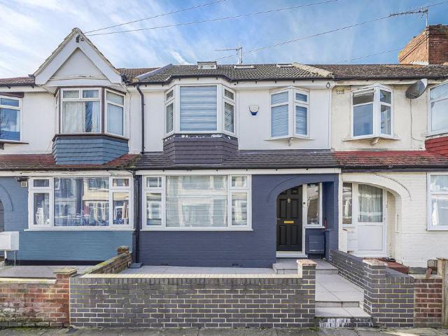 4 bedroom terraced house for sale