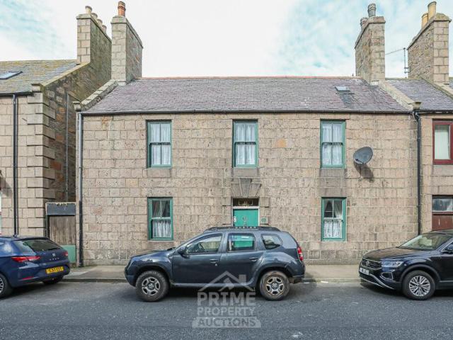 4 bedroom terraced house for sale