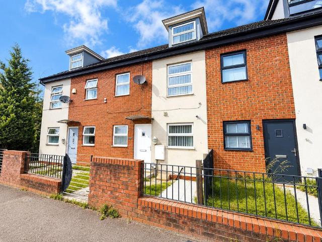 4 bedroom terraced house for sale
