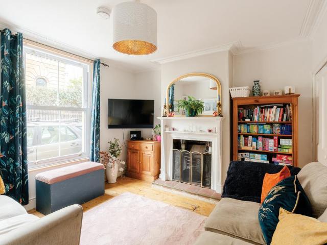 4 bedroom terraced house for sale