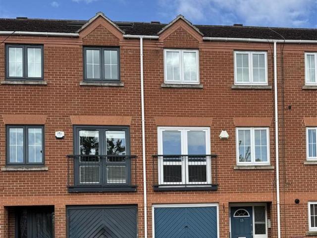 4 bedroom terraced house for sale