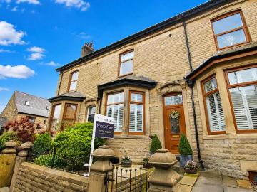 4 bedroom terraced house for sale