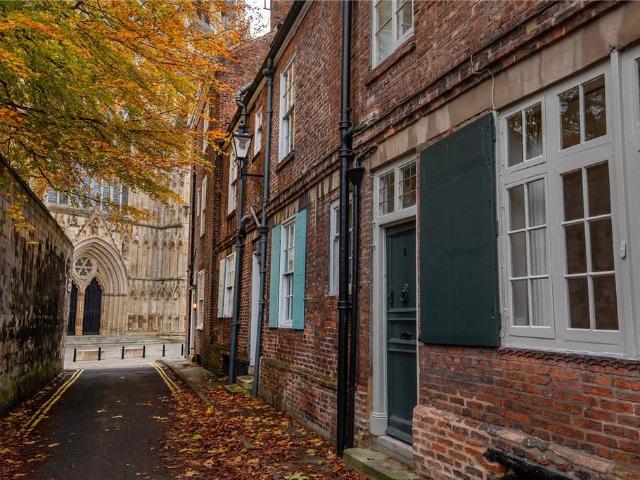 4 bedroom terraced house for sale
