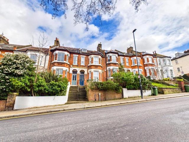 4 bedroom terraced house for sale