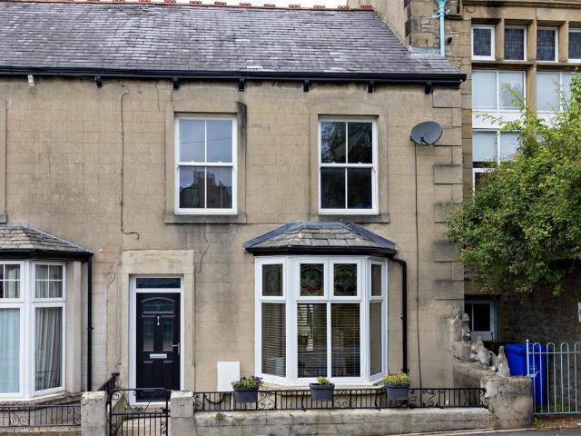 4 bedroom terraced house for sale