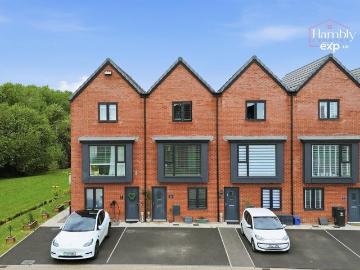 4 bedroom terraced house for sale