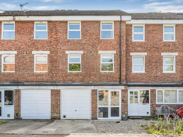 4 bedroom terraced house for sale