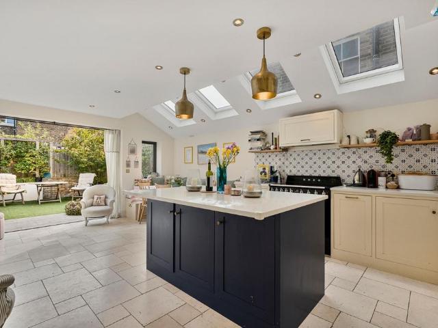 4 bedroom terraced house for sale