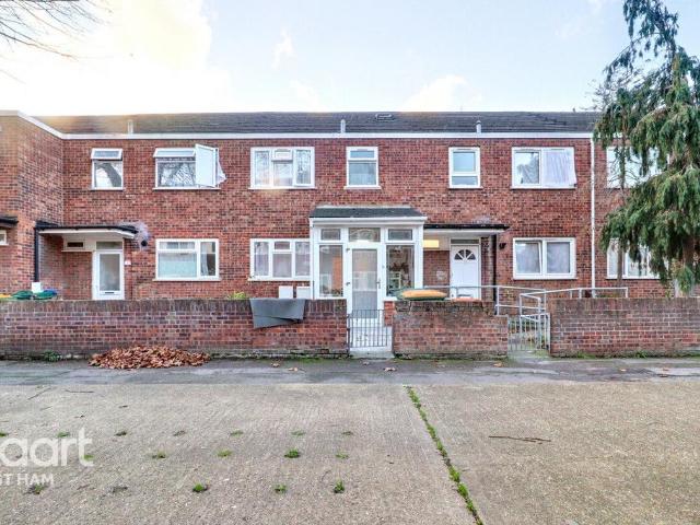 4 bedroom terraced house for sale