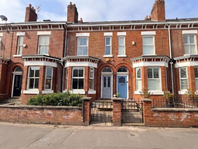 4 bedroom terraced house for sale