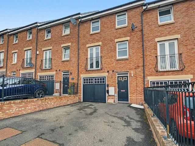 4 bedroom terraced house for sale