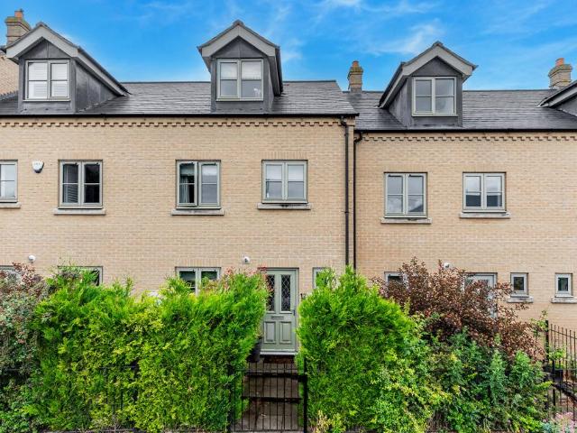 4 bedroom terraced house for sale