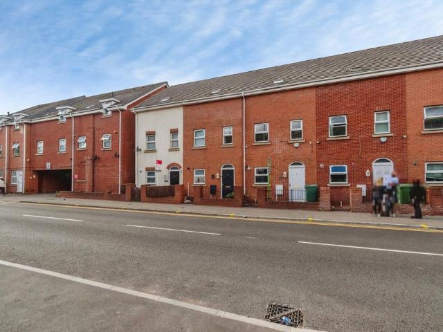 4 bedroom terraced house for sale