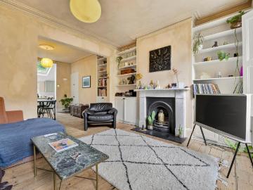 4 bedroom terraced house for sale