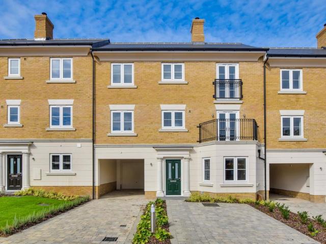 4 bedroom terraced house for sale