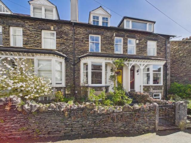 4 bedroom terraced house for sale