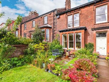 4 bedroom terraced house for sale