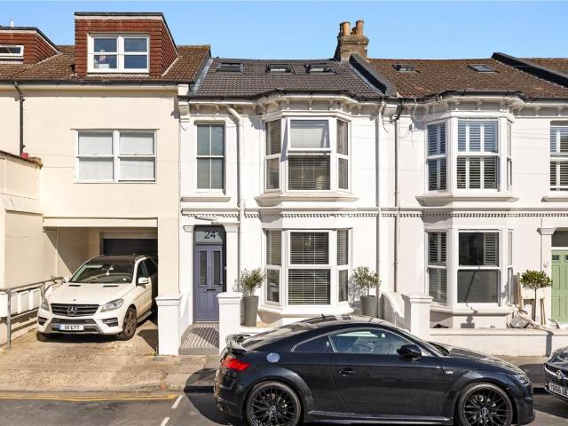 4 bedroom terraced house for sale