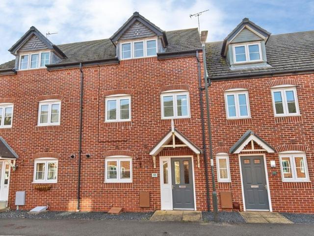 4 bedroom terraced house for sale