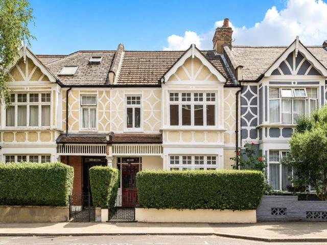 4 bedroom terraced house for sale