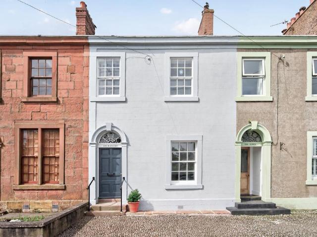 4 bedroom terraced house for sale