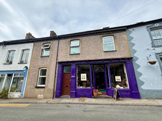 4 bedroom terraced house for sale