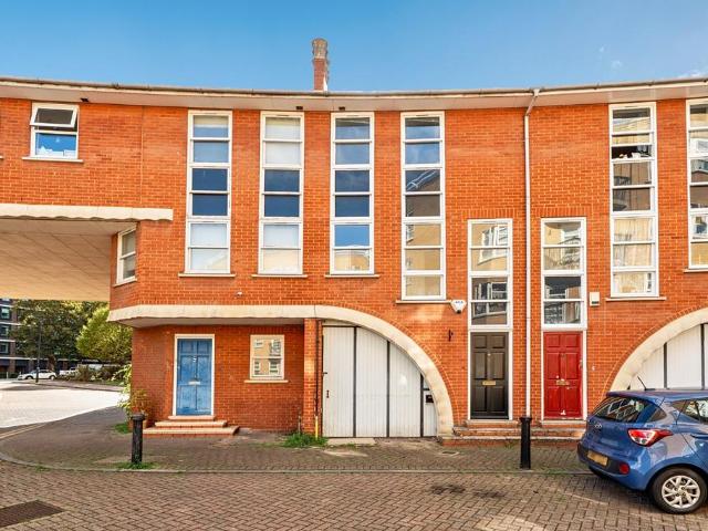4 bedroom terraced house for sale