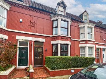 4 bedroom terraced house for sale