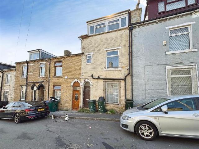 4 bedroom terraced house for sale