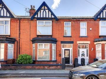 4 bedroom terraced house for sale