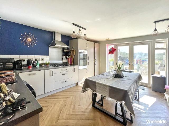 4 bedroom terraced house for sale