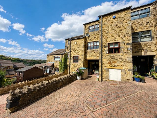 4 bedroom terraced house for sale
