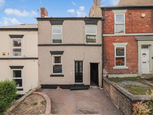 4 bedroom terraced house for sale
