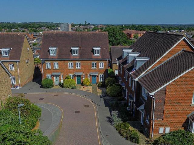 4 bedroom terraced house for sale