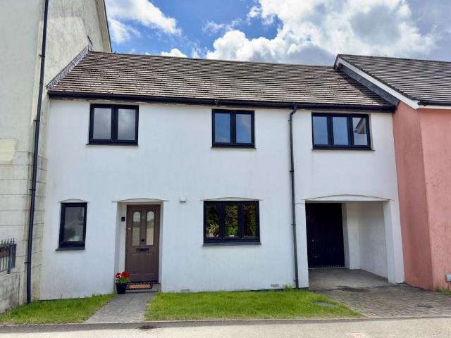 4 bedroom terraced house for sale