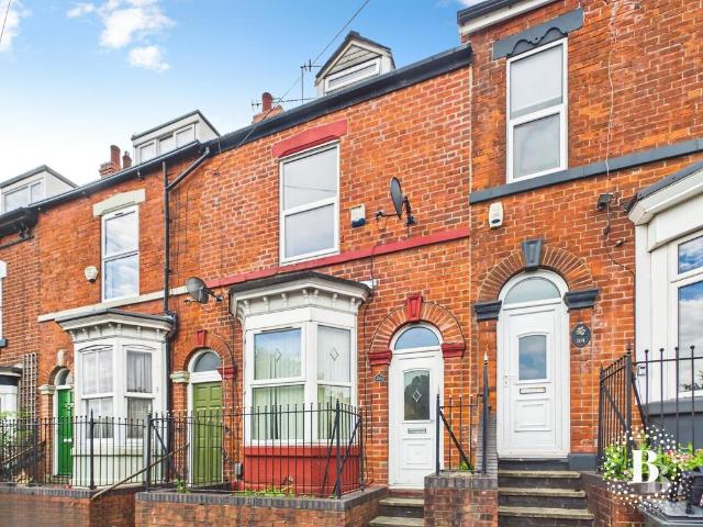 4 bedroom terraced house for sale