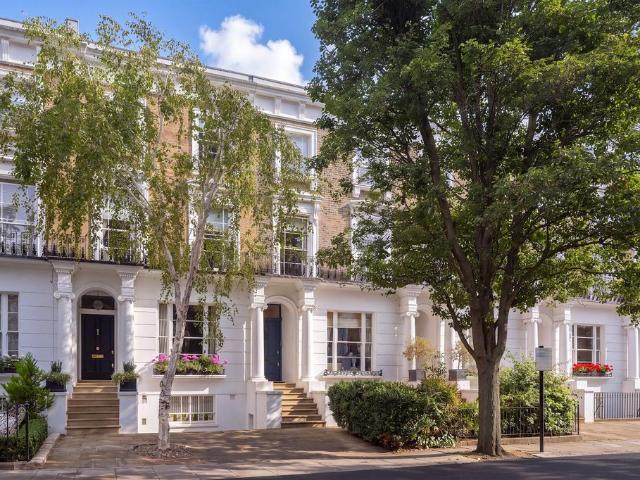 4 bedroom terraced house for sale