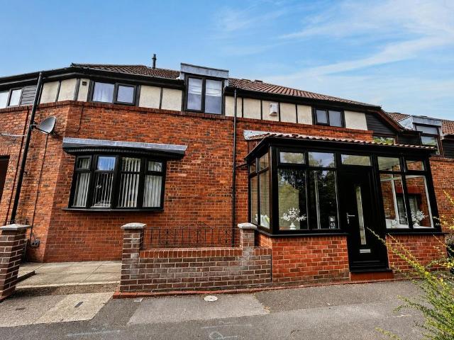 4 bedroom terraced house for sale