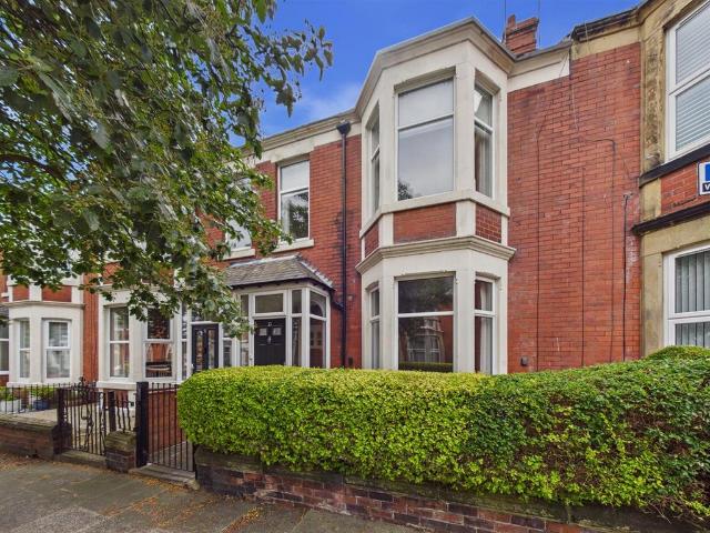 4 bedroom terraced house for sale