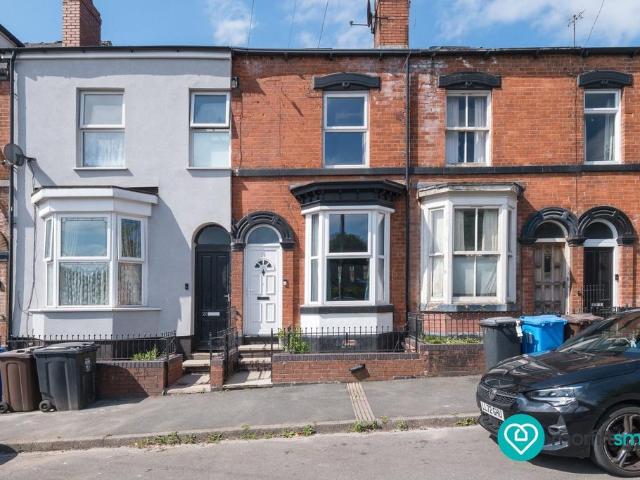 4 bedroom terraced house for sale