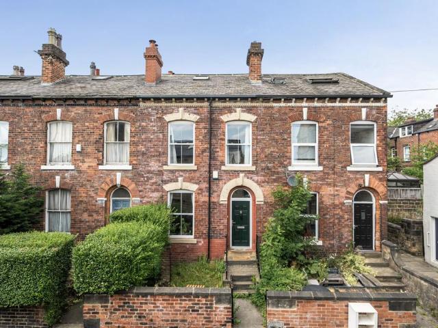 4 bedroom terraced house for sale