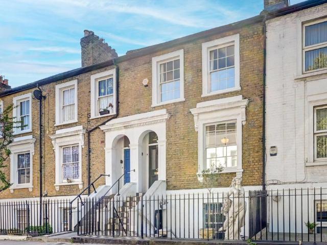4 bedroom terraced house for sale